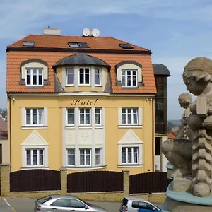 Garni Rambousek Szálloda